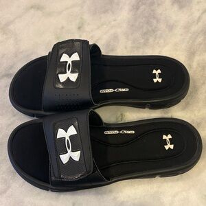 Under Armour Black and White Slide Sandals Youth size 6